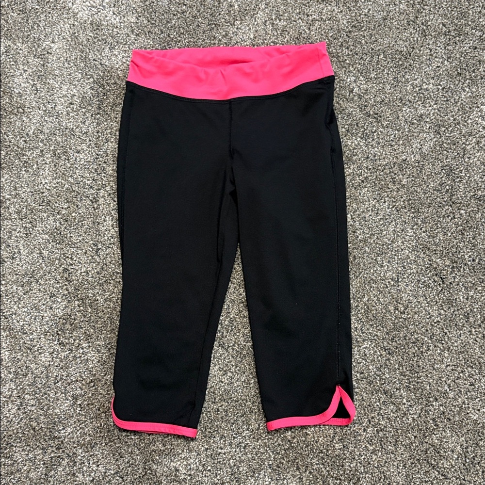Girls Old Navy Active Black and Pink Capris Size Medium